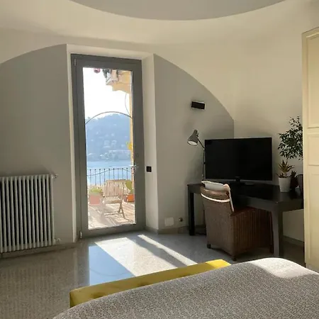 Bed & Breakfast View - Vista Con Terrazzo E Bagno Privato Como